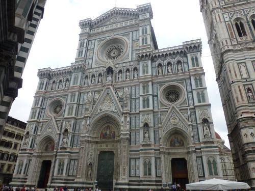 photo of the Duomo church in Florence